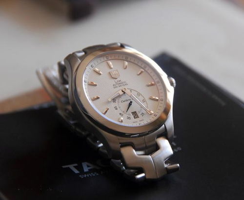 豪爽川表友 一萬多豪雅腕表被劃傷，寬容化解銷售風波